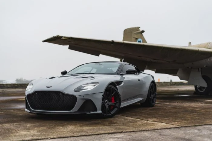 Exploring The Pros And Cons Of Private Jet Travel