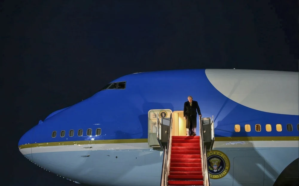The Future of Presidential Luxury – From Tarmac to Miami’s New Air Force One Library Skyscraper